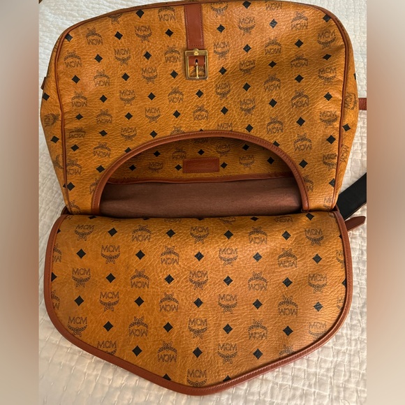 MCM VISETOS  VINTAGE COGNAC TWO SIDED LUGGAGE MESSENGER BAG. MADE IN GERMANY - Picture 9 of 16